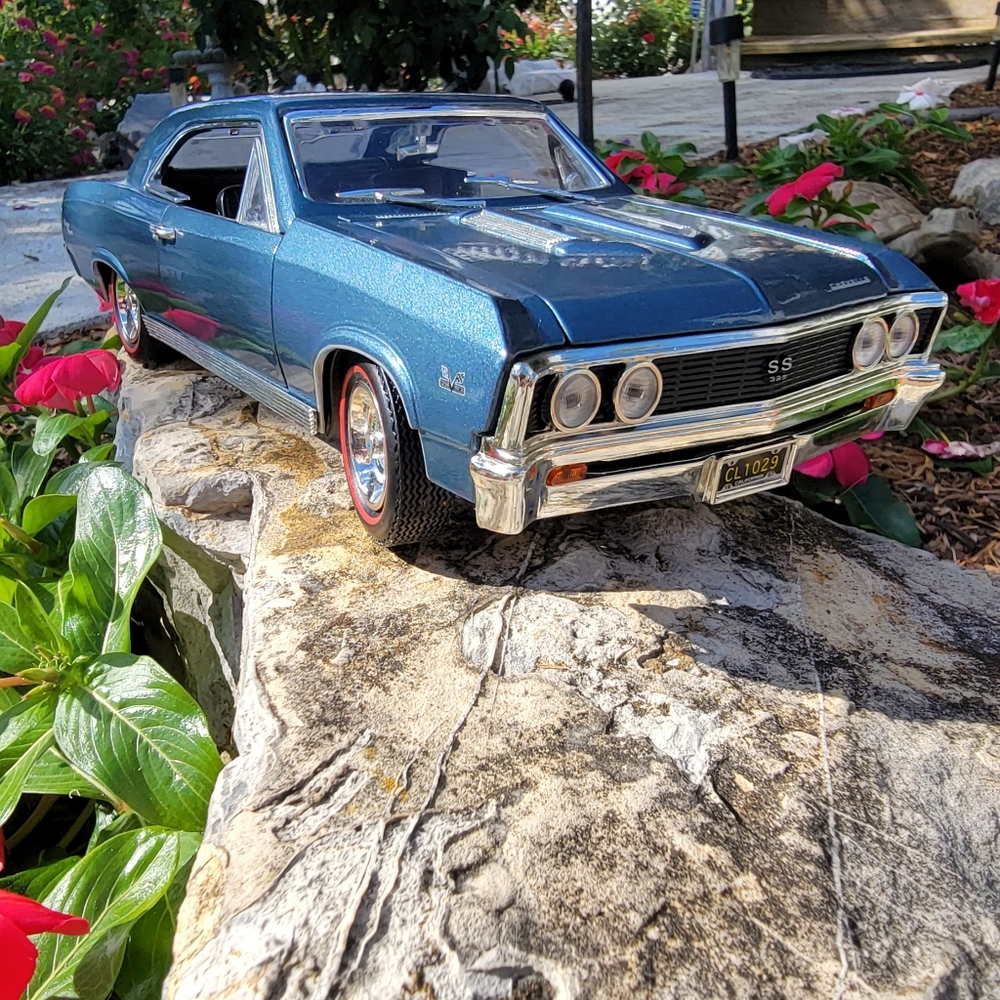 MOTORMAX ♡ 1967 Slate Blue Metallic Chevelle SS396 1:18 Scale Diecast Model - Picture 14 of 17